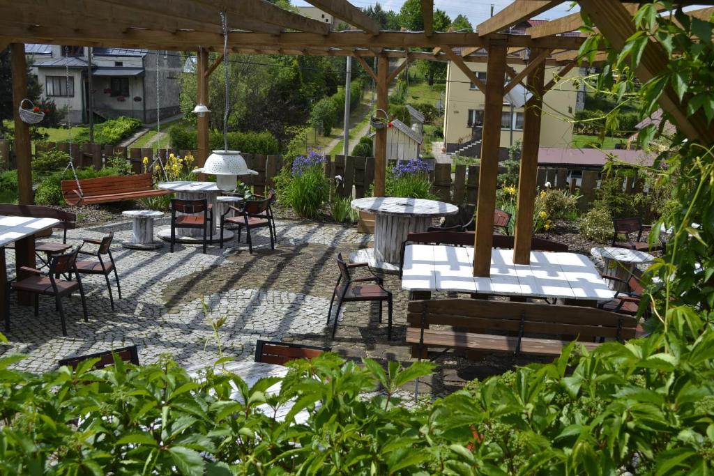 Chata Starych Znajomych Sanok Exterior foto