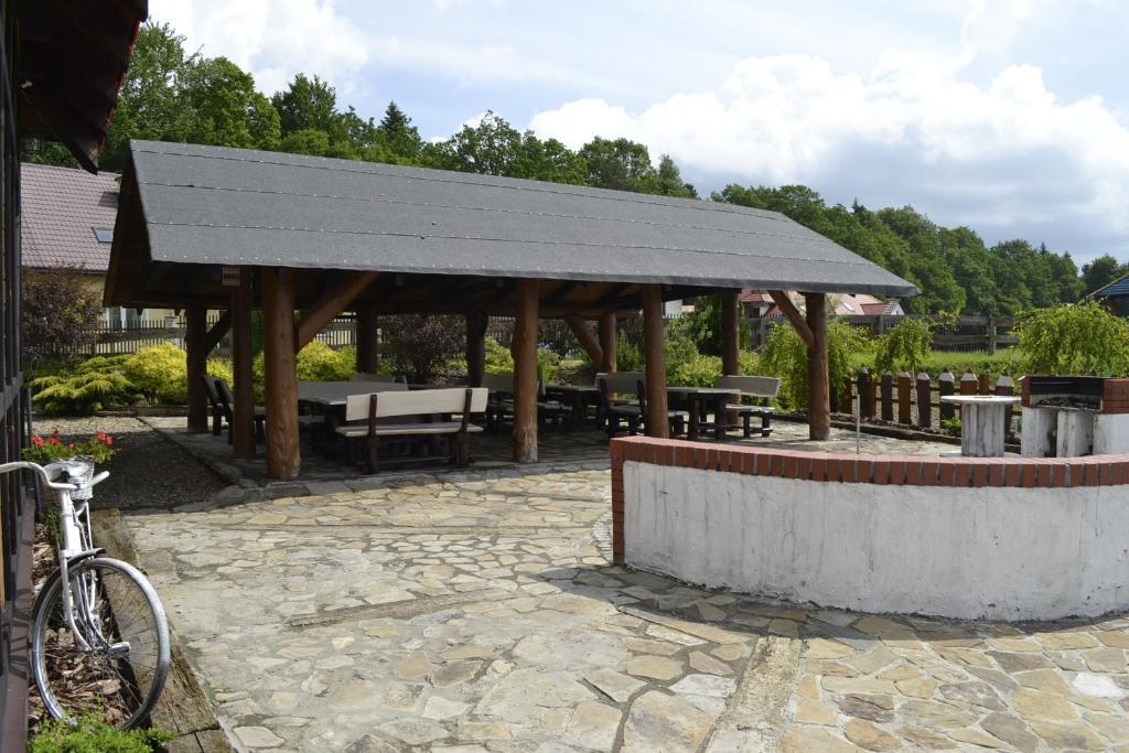 Chata Starych Znajomych Sanok Exterior foto