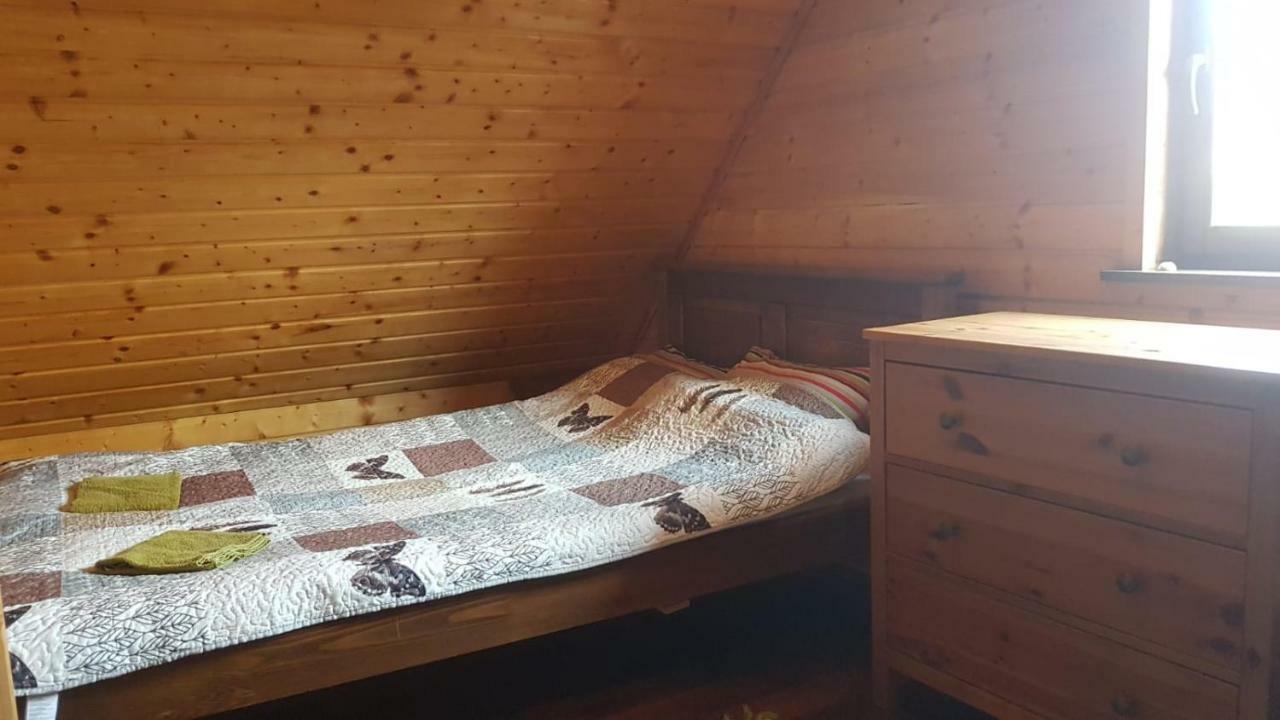 Chata Starych Znajomych Sanok Exterior foto
