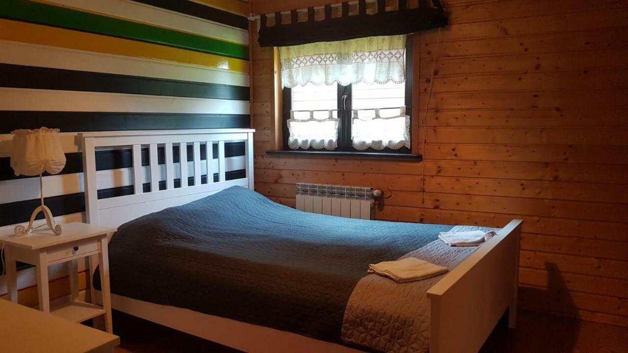 Chata Starych Znajomych Sanok Exterior foto